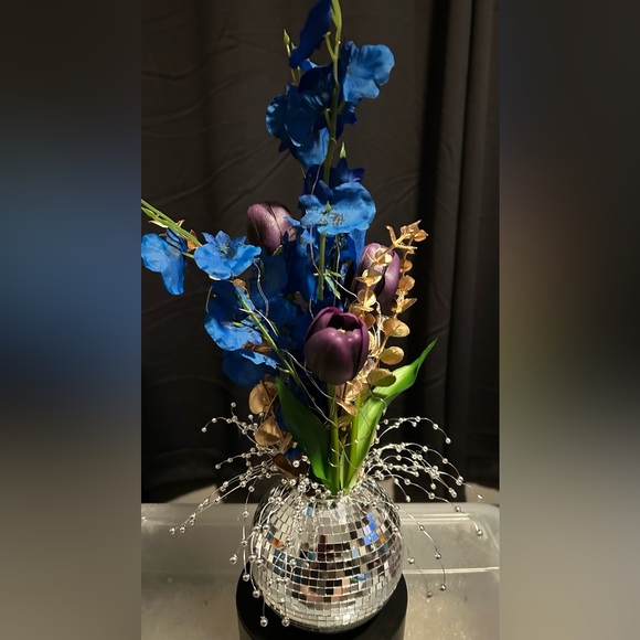 DISCO BALL FAUX FLORAL ARRANGEMENT/14’ RAINBOW LED LIGHTS/HANDMADE - Picture 6 of 8